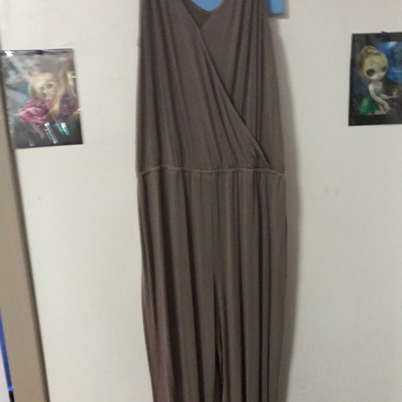 Jumpsuit set! - Picture 5 of 5